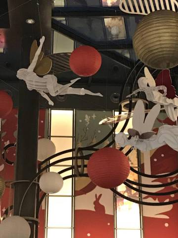 Sculpture A�rienne Le Ballet des F�es � Design G�om�trique D�construit et Relief � �dition Prestige